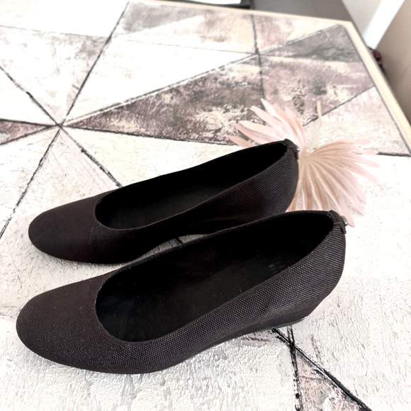 STUART WEITZMAN Black Sojourn Goosebump Textured Wedge Pumps Low Heel Size 8 - Picture 12 of 12